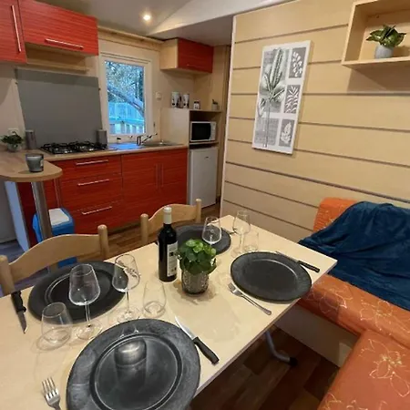 Mobil Avec Terrasse - 4 Pers. - Api-1-52-2027 Campsite