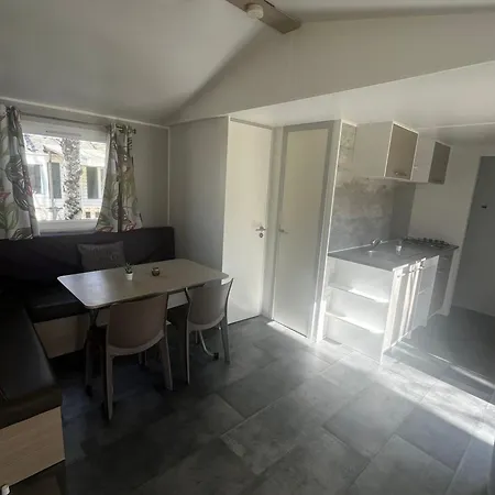 Mobil Avec Terrasse - 4 Pers. - Api-1-52-2027 Campsite *