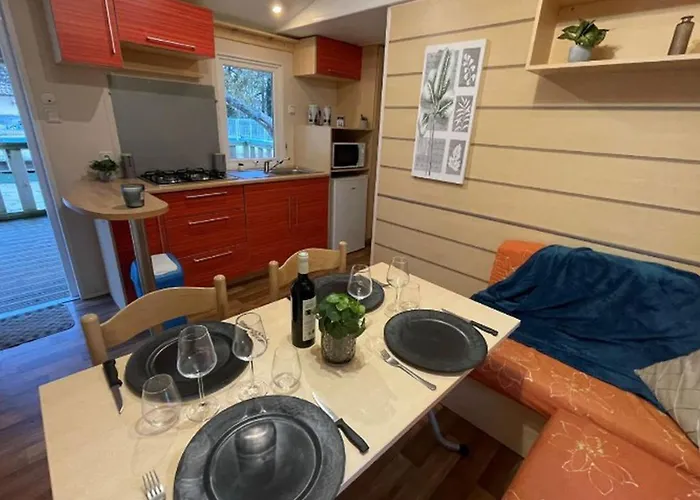 Mobil Avec Terrasse - 4 Pers. - Api-1-52-2027 Campsite
