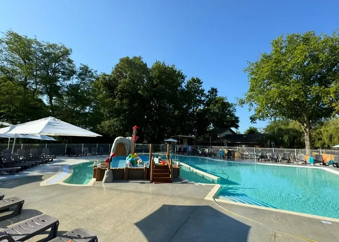 Mobil Avec Terrasse - 4 Pers. - Api-1-52-2027 Campsite *